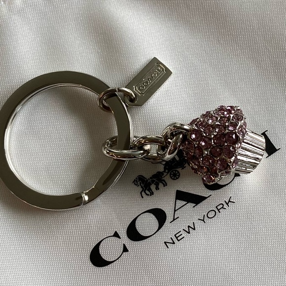 NEW COACH KEYCHAIN PURSE BAG CHARM CUPCAKE MUFFIN SWAROVSKI CRYSTAL RHINESTONE - Picture 7 of 8